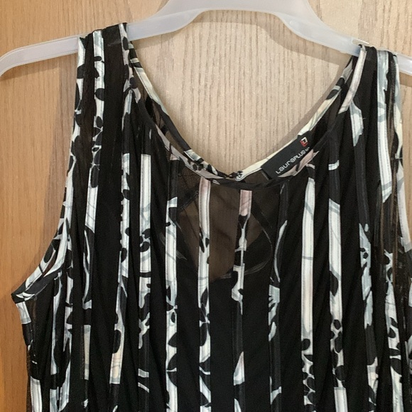 Sleeveless 2 pc dress - sheer with black slip attached underneath - Picture 2 of 6